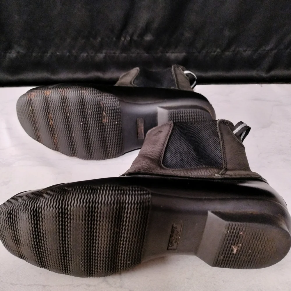 Sperry stylish durable